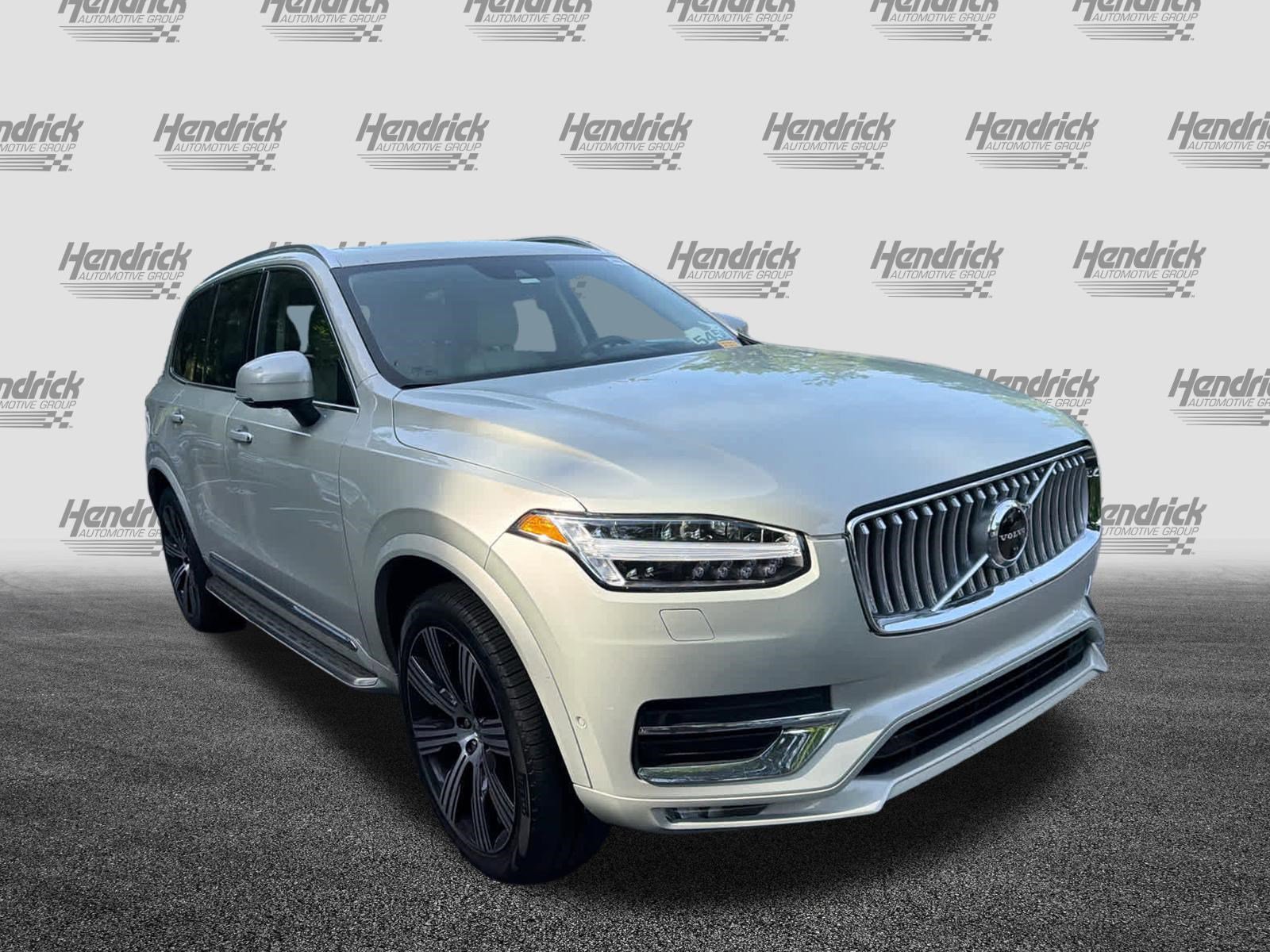 Used 2022 Volvo XC90 T6 Inscription w/ Lounge Package AWD/4WD image 2