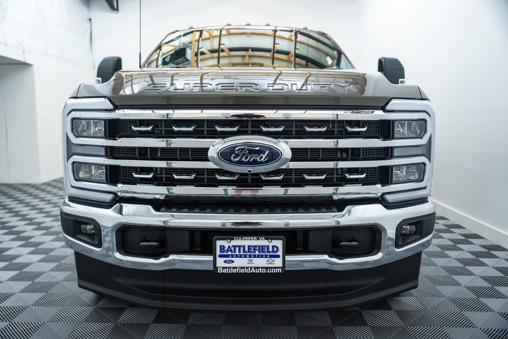 New 2026 Ford F350 XLT w/ XLT Premium Package AWD/4WD image 2