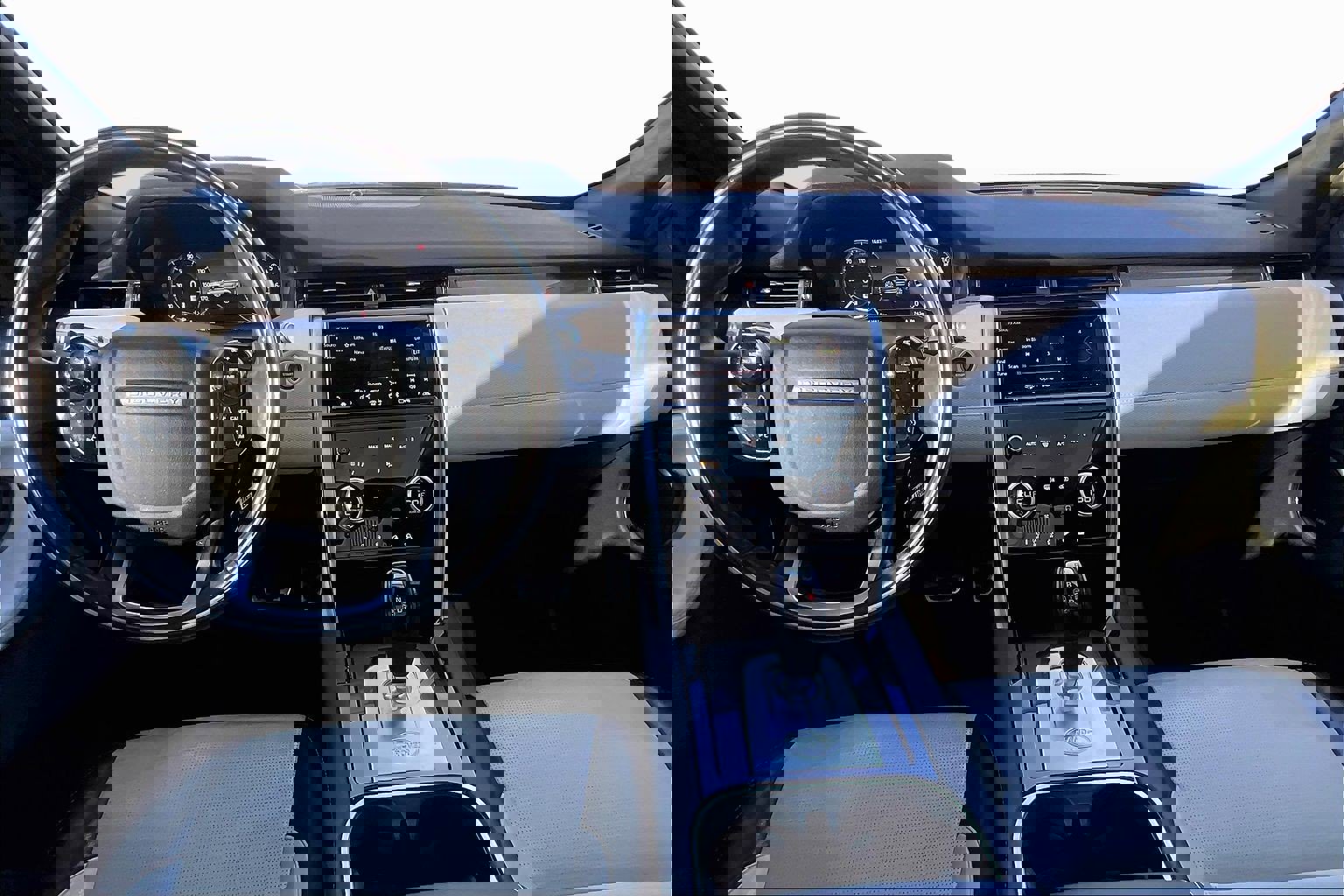 Used 2020 Land Rover Discovery Sport SE R-Dynamic image 11