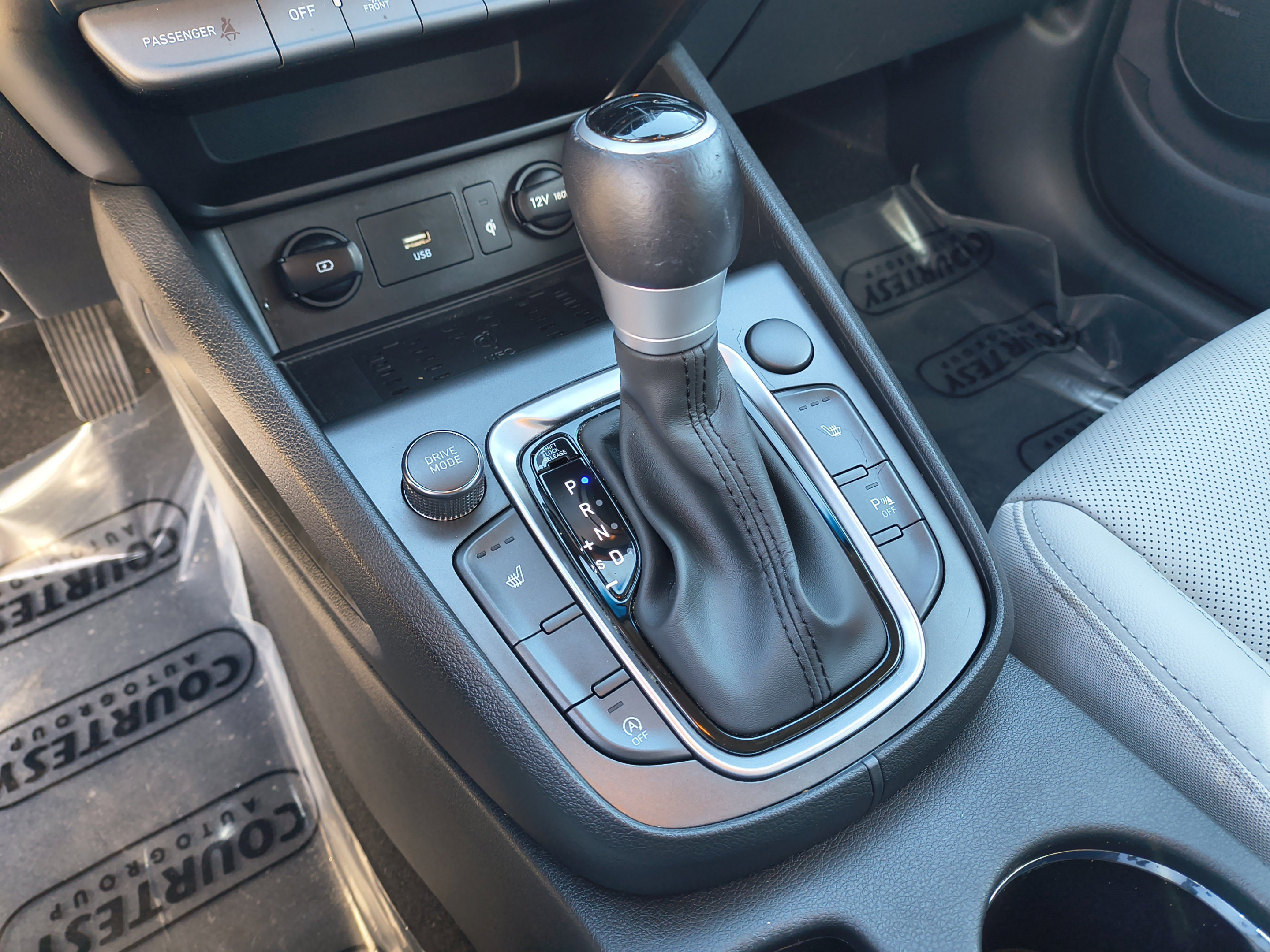 Certified 2022 Hyundai Kona Limited FWD image 25