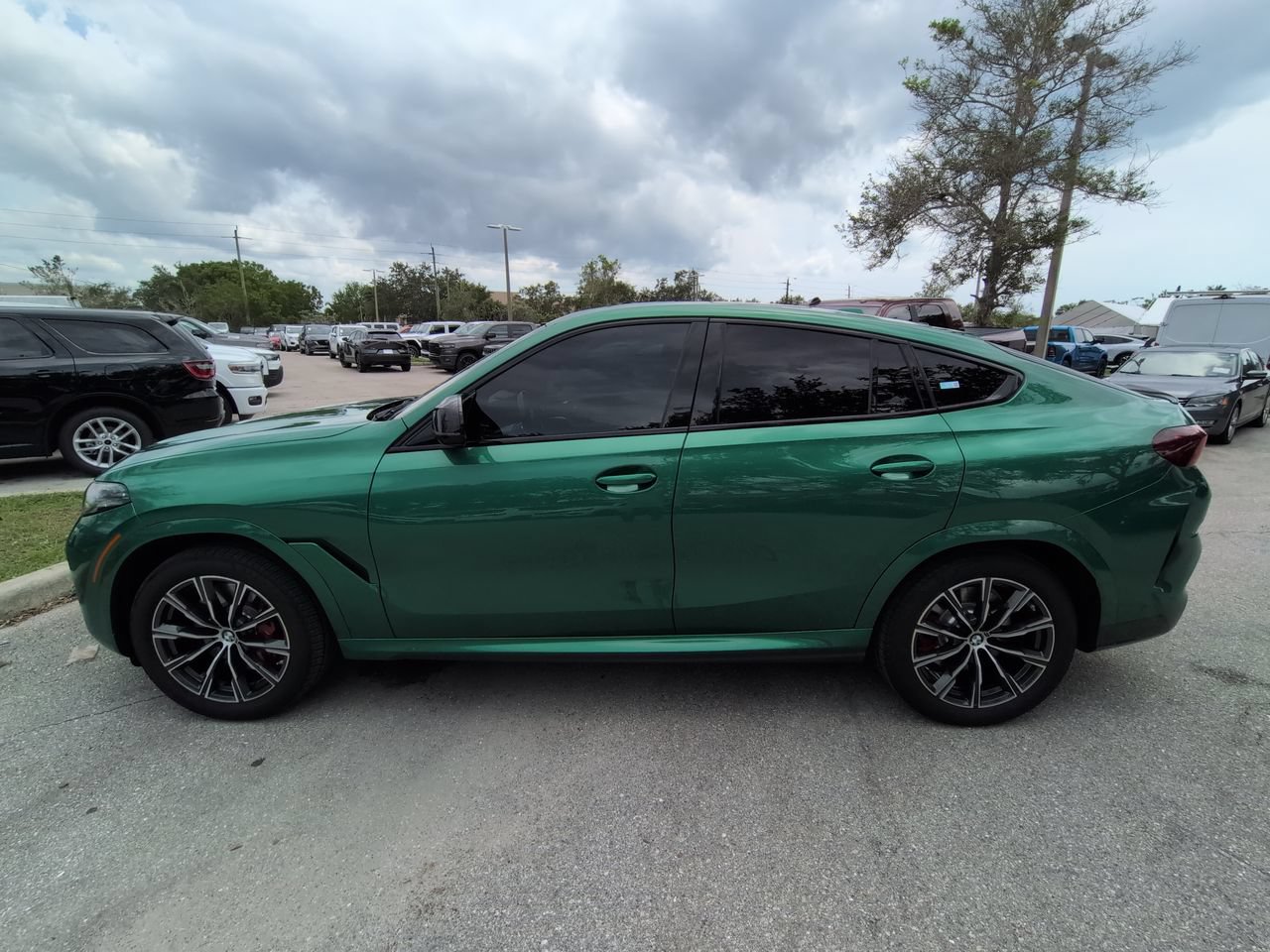 Used 2024 BMW X6 M60i w/ M Sport Professional Package AWD/4WD image 8