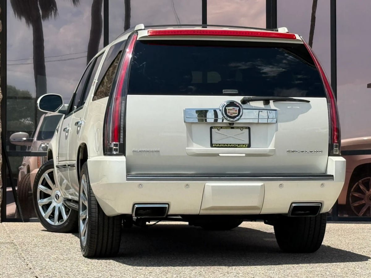 Used 2013 Cadillac Escalade Platinum AWD/4WD image 8
