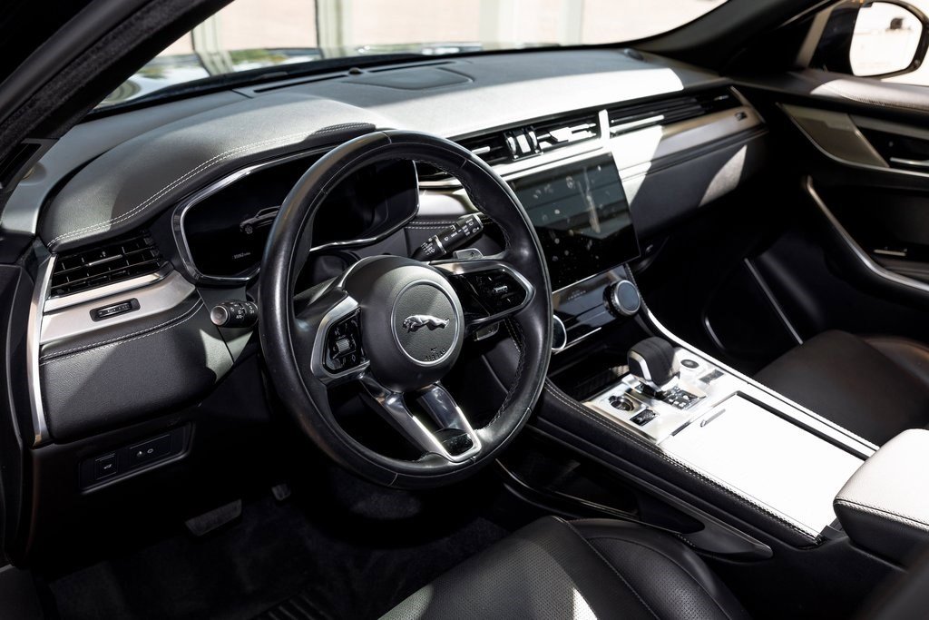 Used 2025 Jaguar F-PACE R-Dynamic S image 24