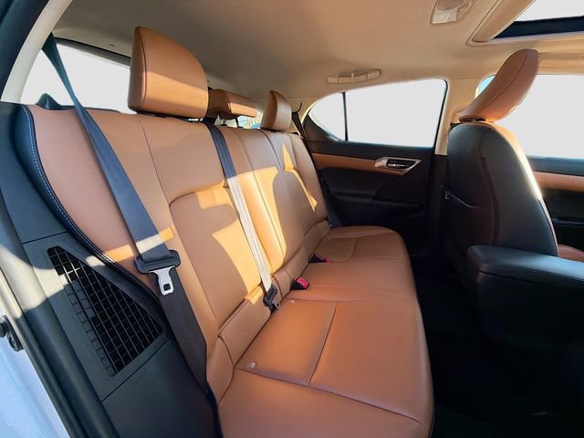 Used 2015 Lexus CT 200h w/ Navigation Package FWD image 25