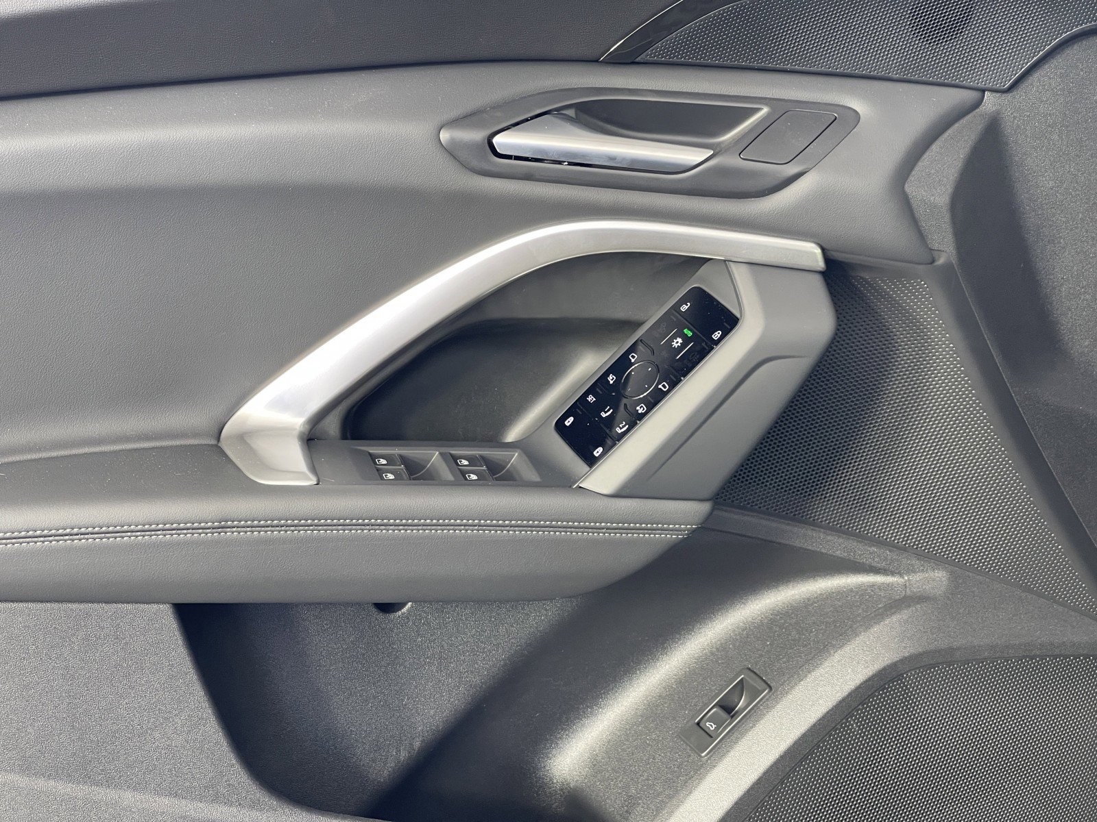 New 2025 Audi Q5 Premium image 22