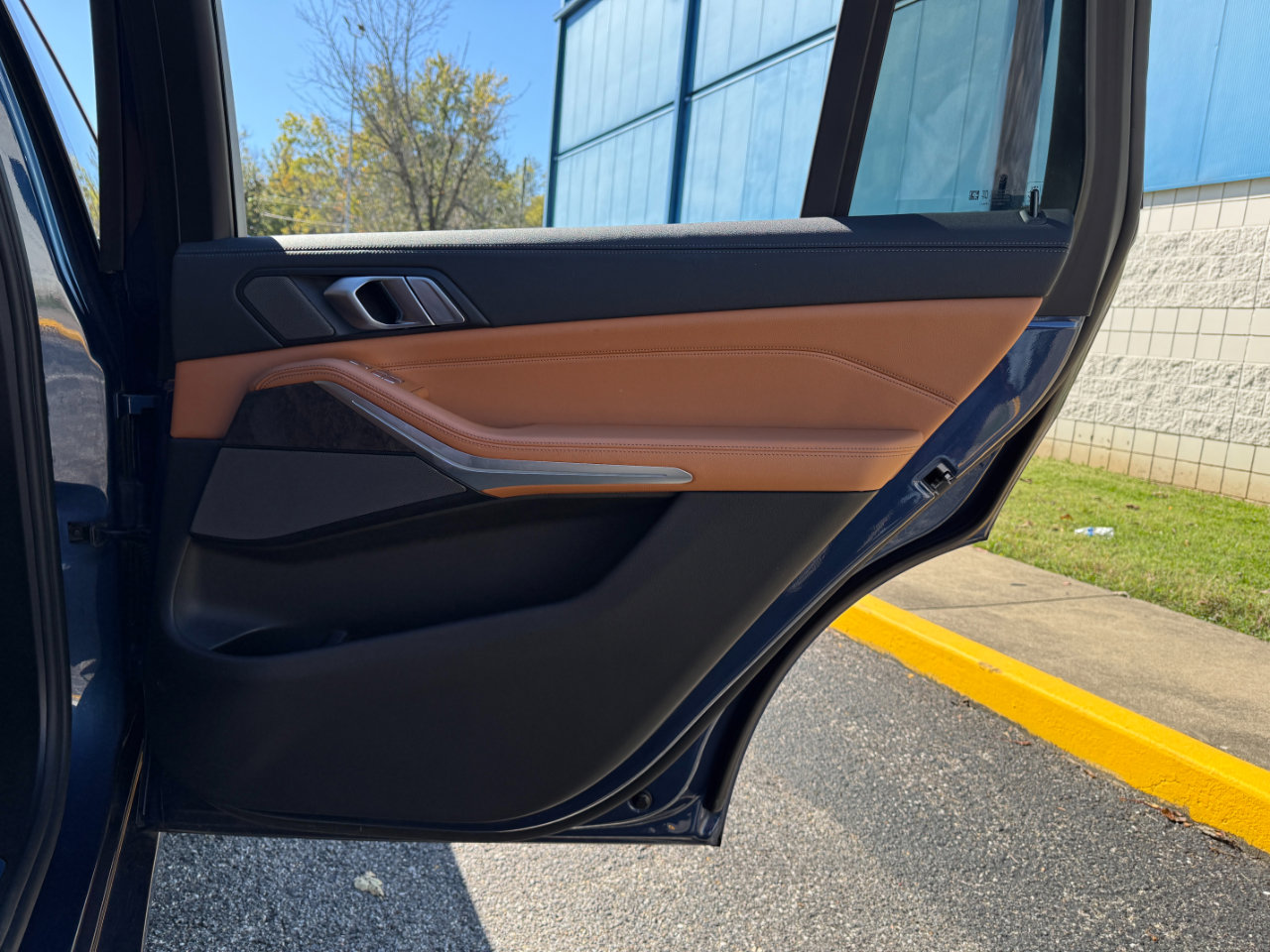 Used 2019 BMW X7 xDrive40i w/ Premium Package image 26