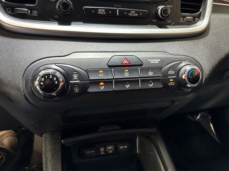 Used 2017 Kia Sorento AWD image 23