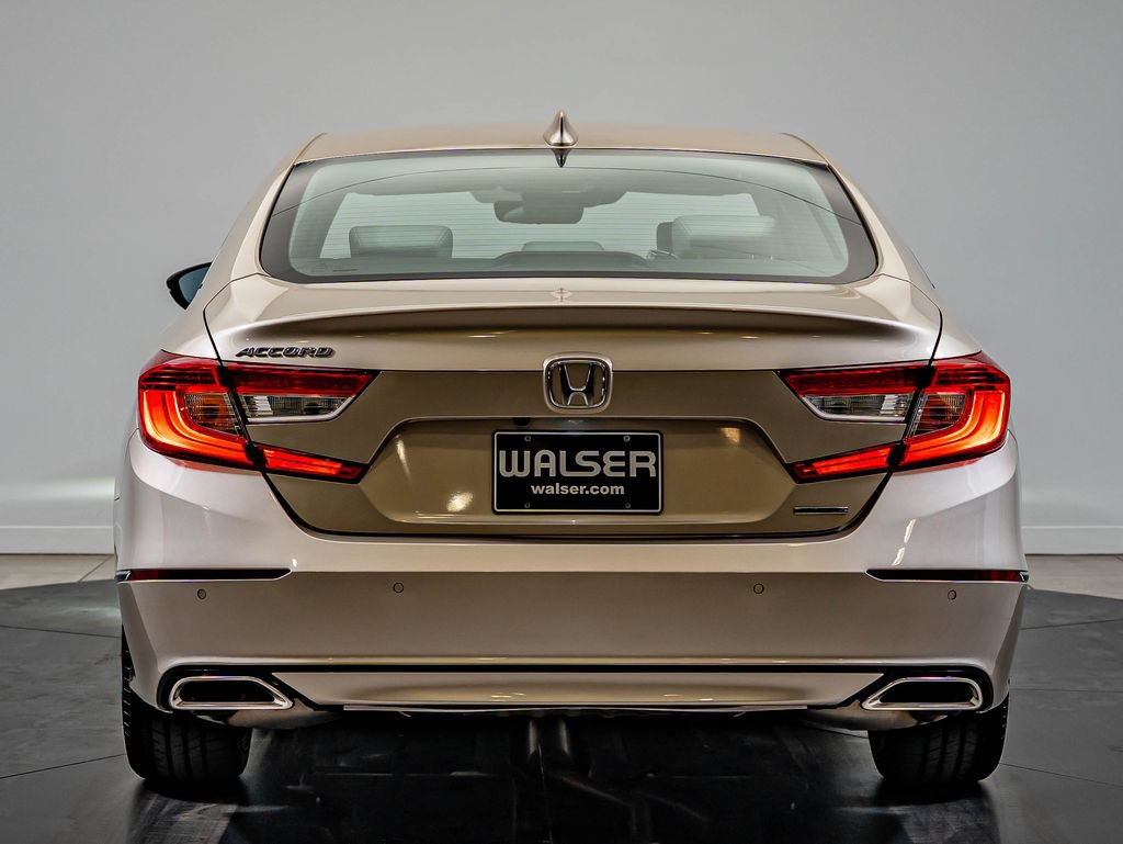 Used 2018 Honda Accord Touring image 6