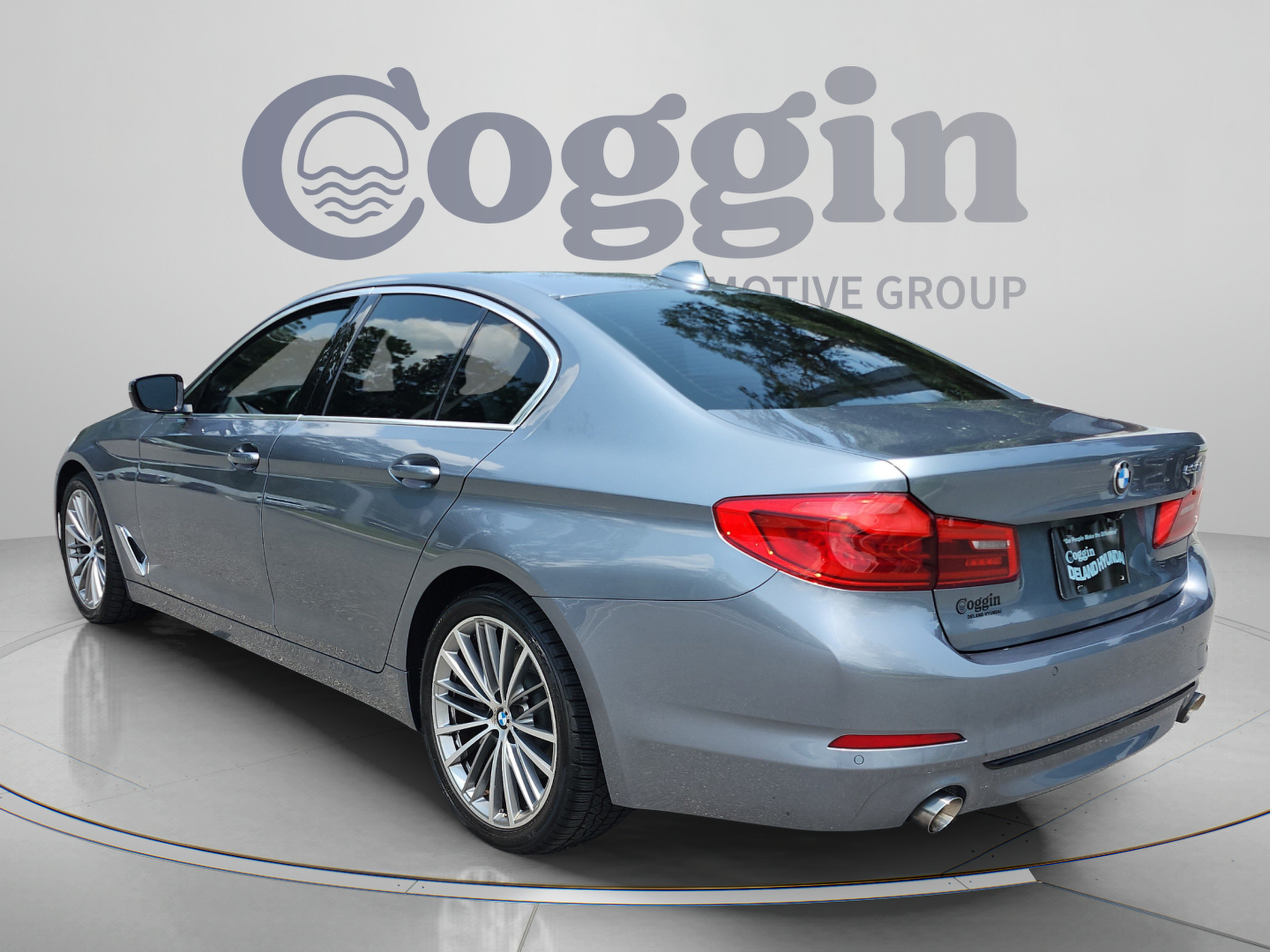 Used 2020 BMW 530i w/ Premium Package RWD image 3