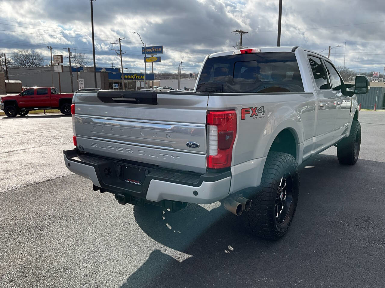 Used 2017 Ford F250 Platinum w/ Platinum Ultimate Package image 5