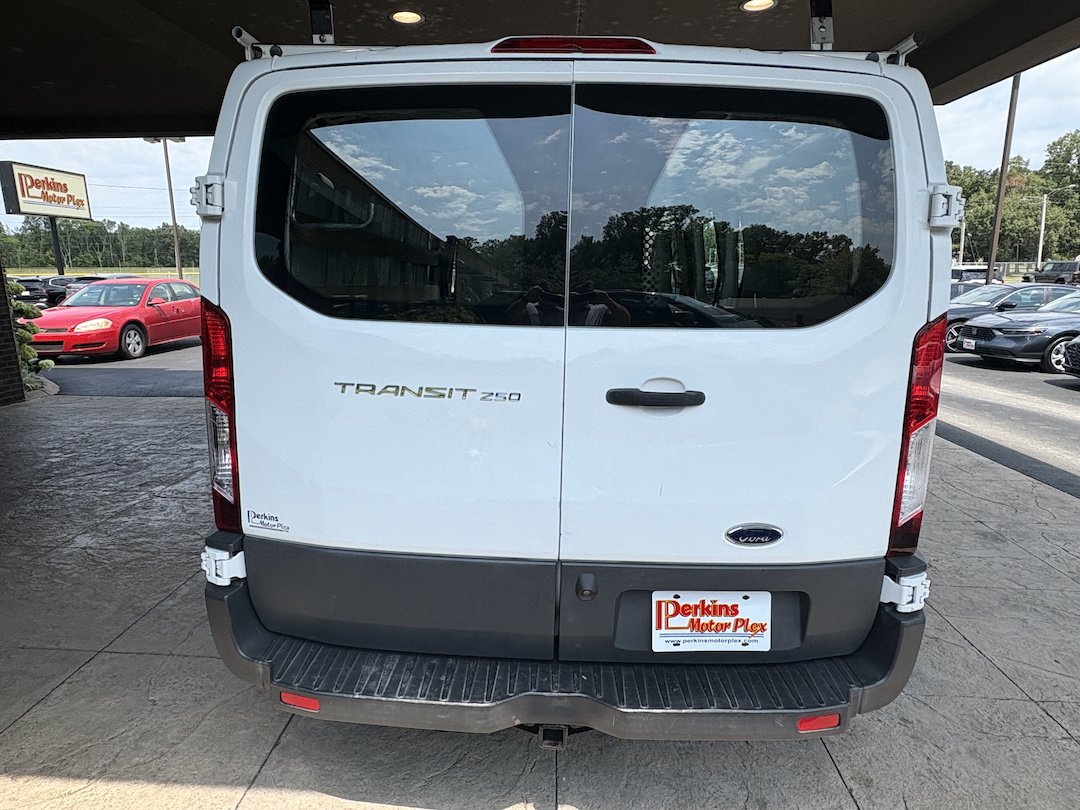Used 2016 Ford Transit 250 130 Low Roof w/ Exterior Upgrade Package RWD image 7