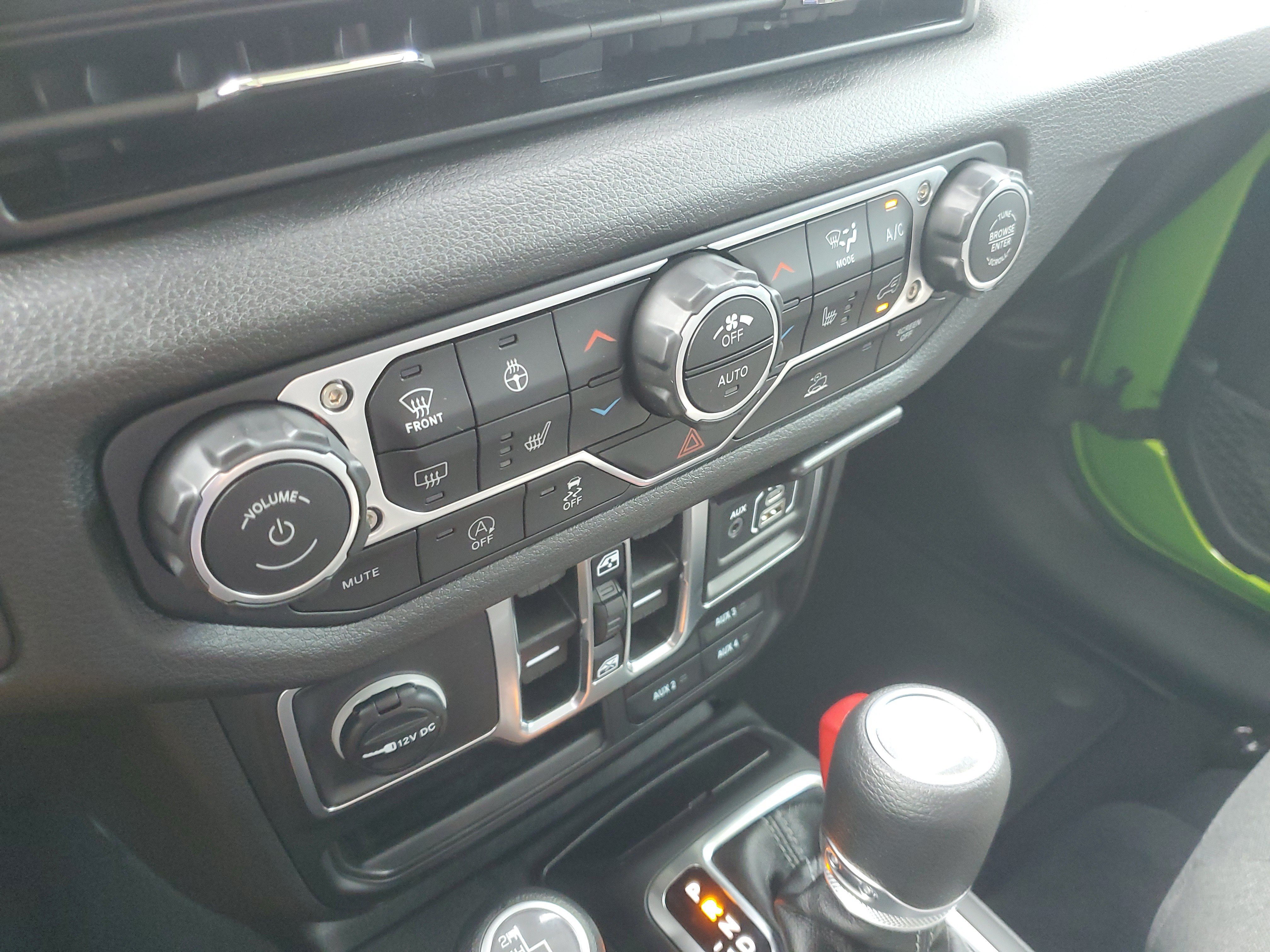 Used 2025 Jeep Gladiator Sport AWD/4WD image 22