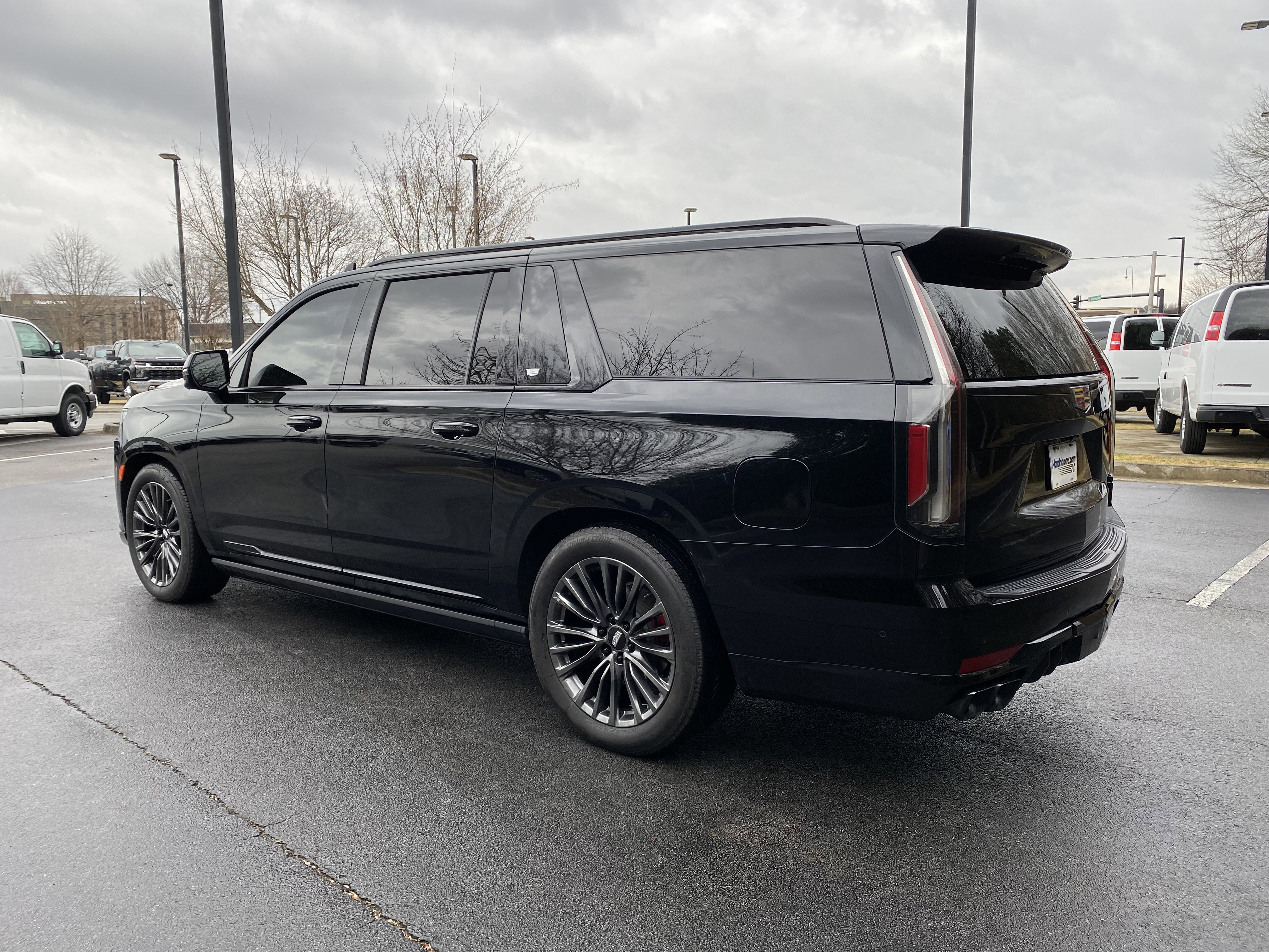 Used 2023 Cadillac Escalade ESV V image 7