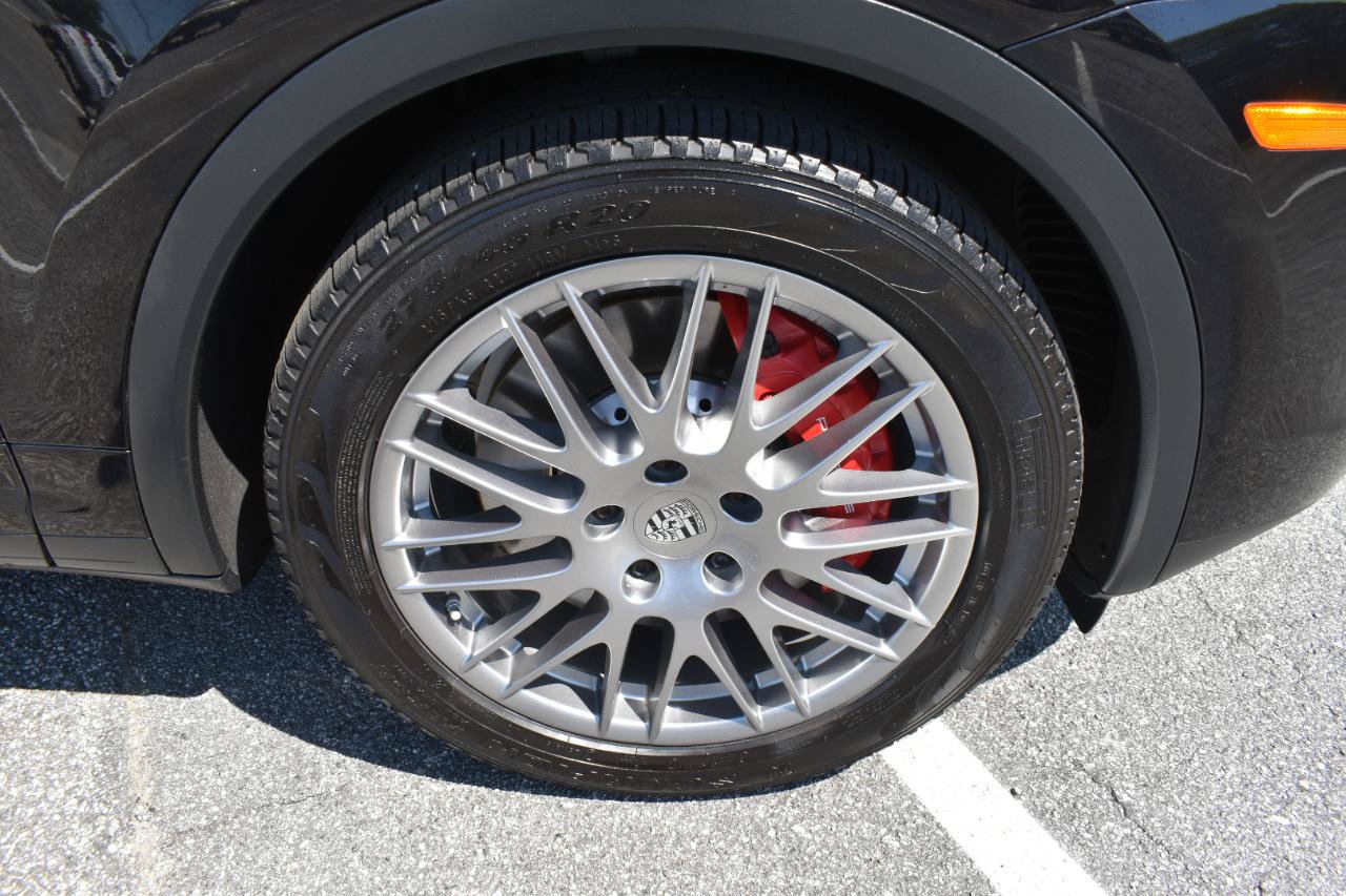 Used 2015 Porsche Cayenne Turbo AWD/4WD image 36