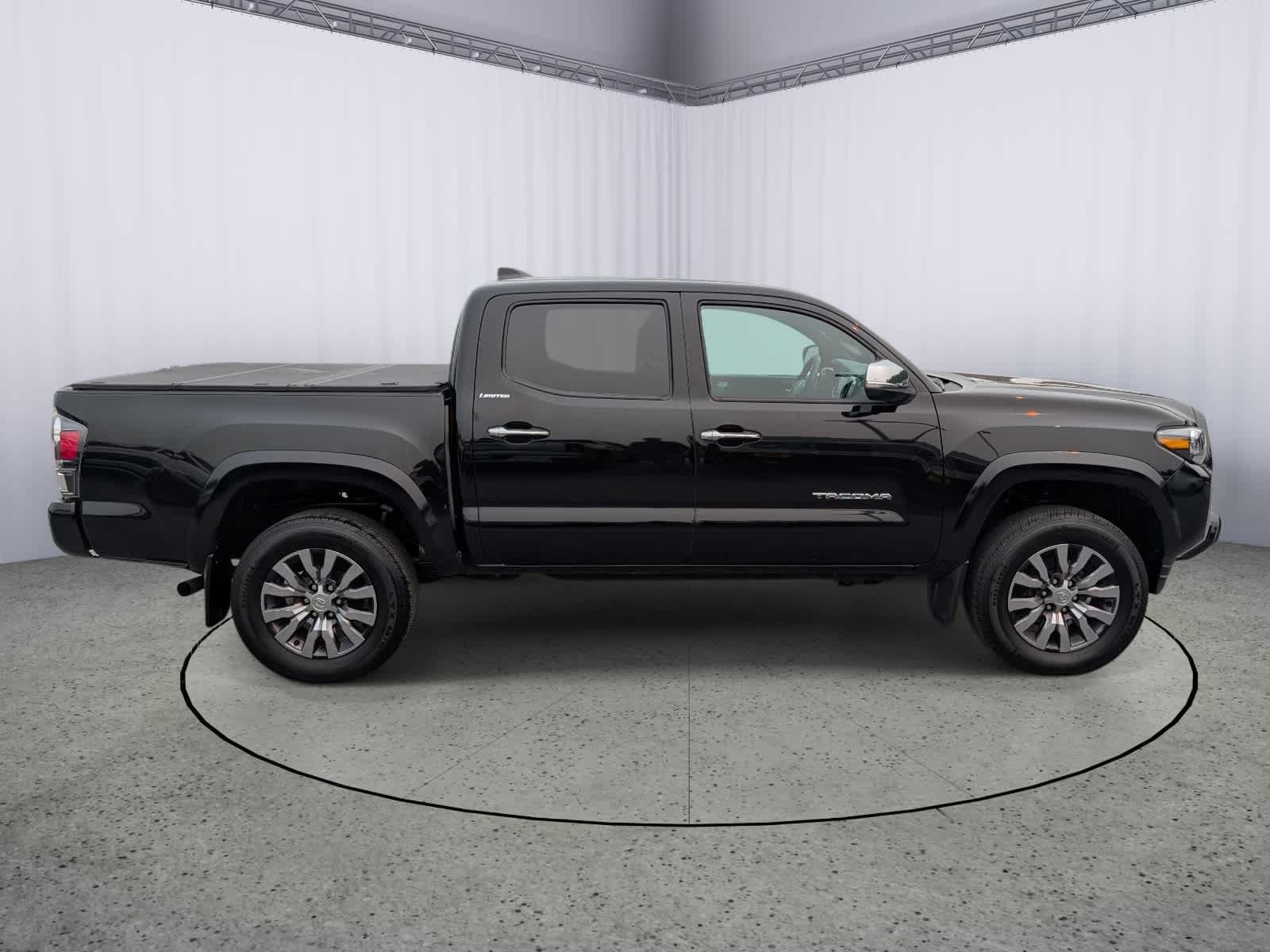 Used 2023 Toyota Tacoma Limited AWD/4WD image 2