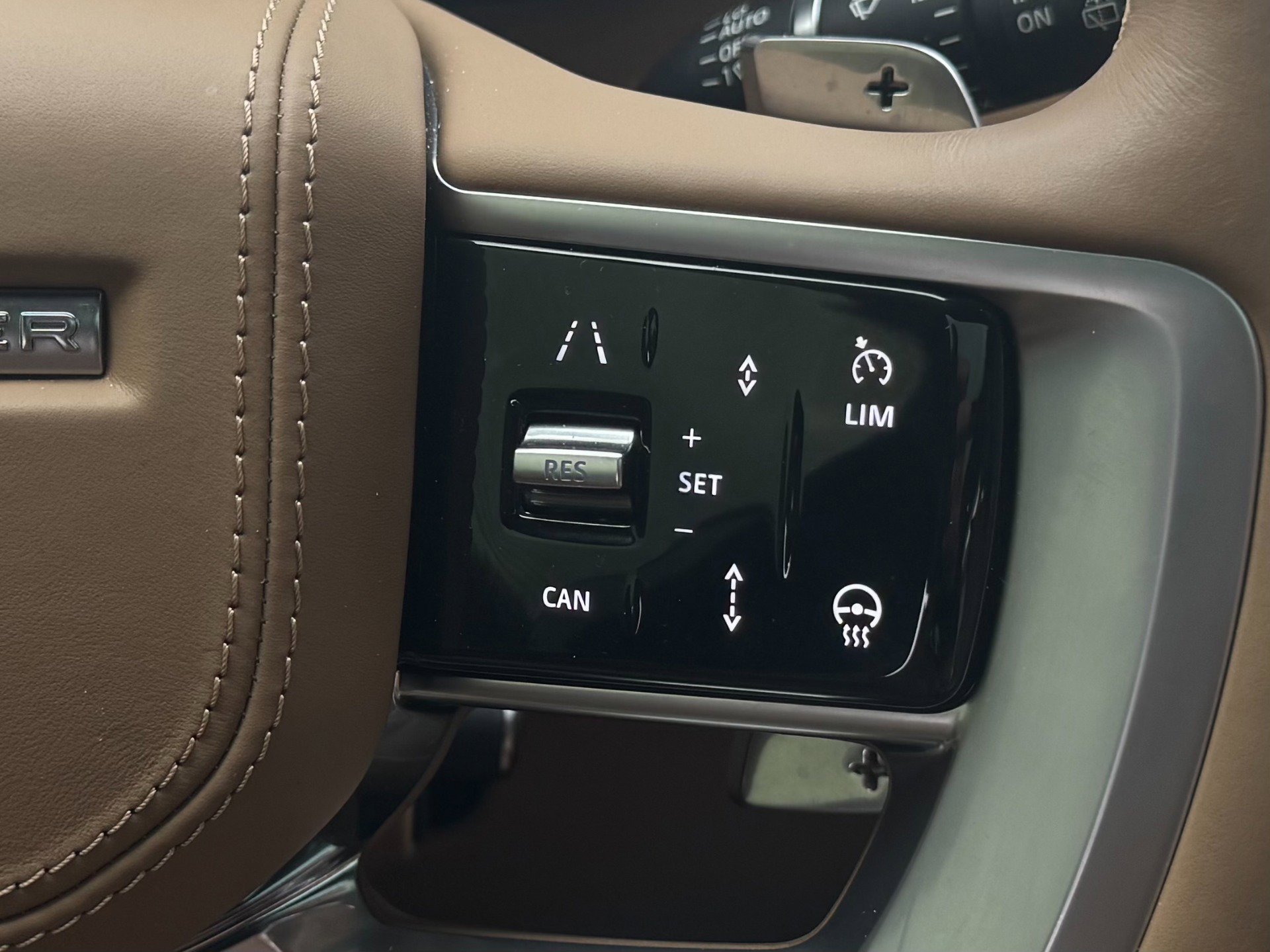 Used 2024 Land Rover Range Rover Long Wheelbase Autobiography image 56