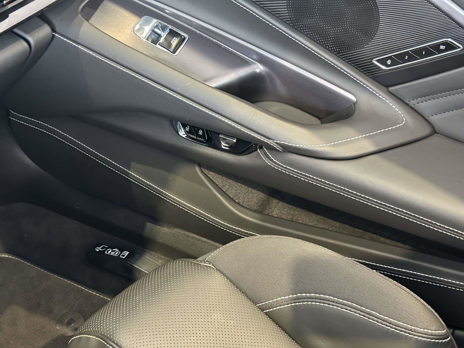 Used 2024 Chevrolet Corvette E-Ray w/ Stealth Interior Trim Package AWD/4WD image 23