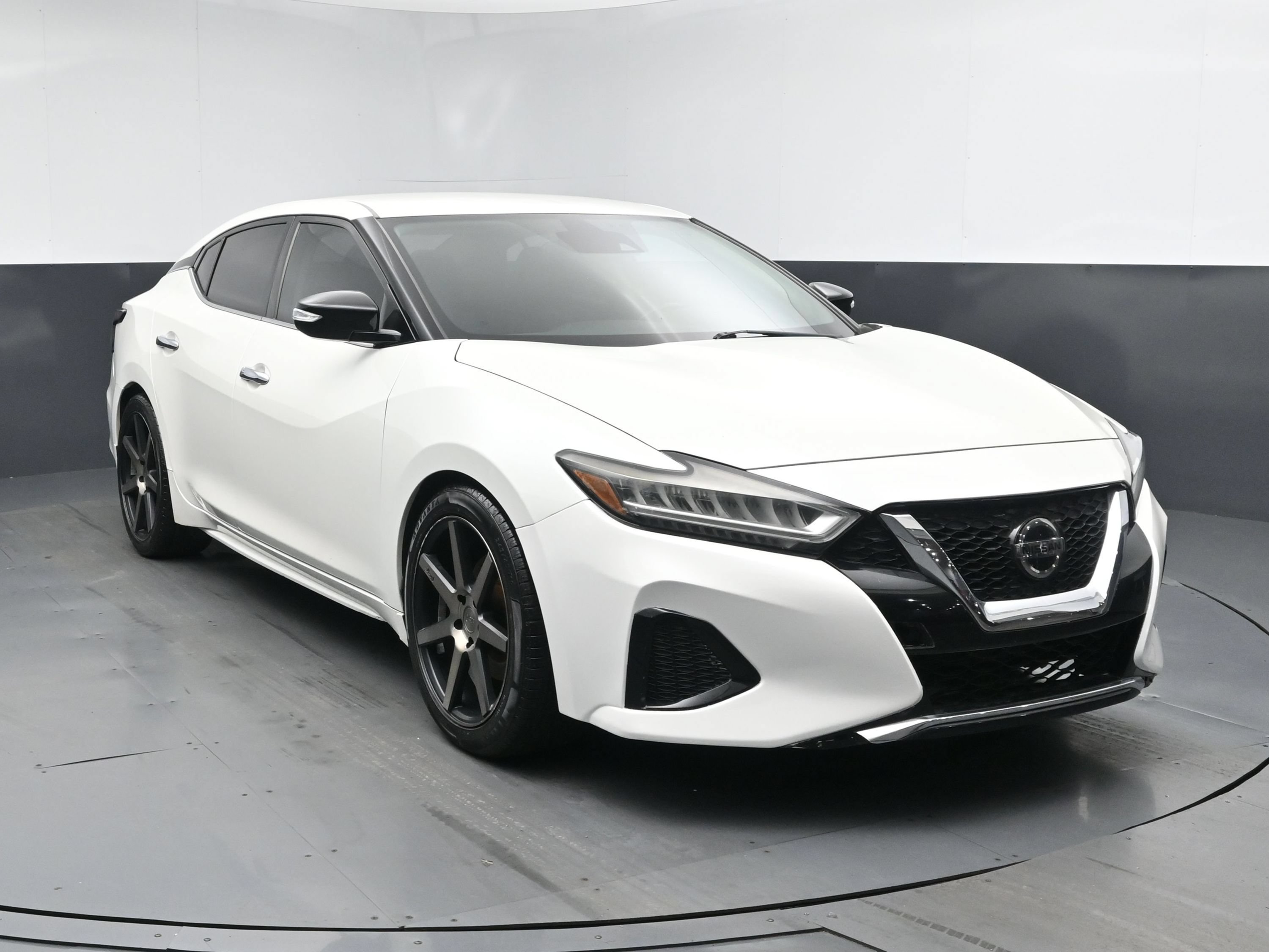 Used 2020 Nissan Maxima 3.5 SV w/ Floor Mat Group FWD image 2