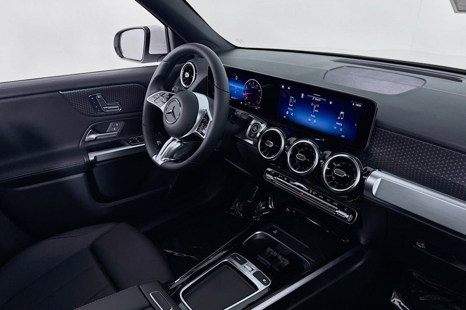 New 2026 Mercedes-Benz GLB 250 image 15