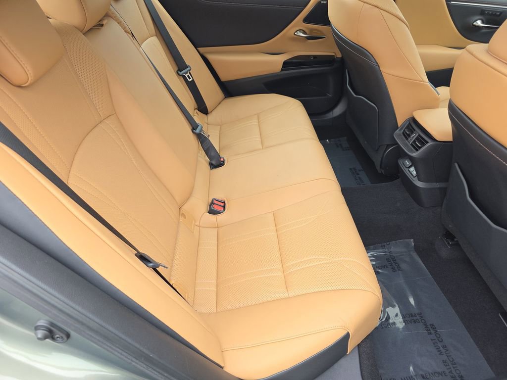 Used 2024 Lexus ES 350 Luxury w/ Accessory Package (Z2) image 23