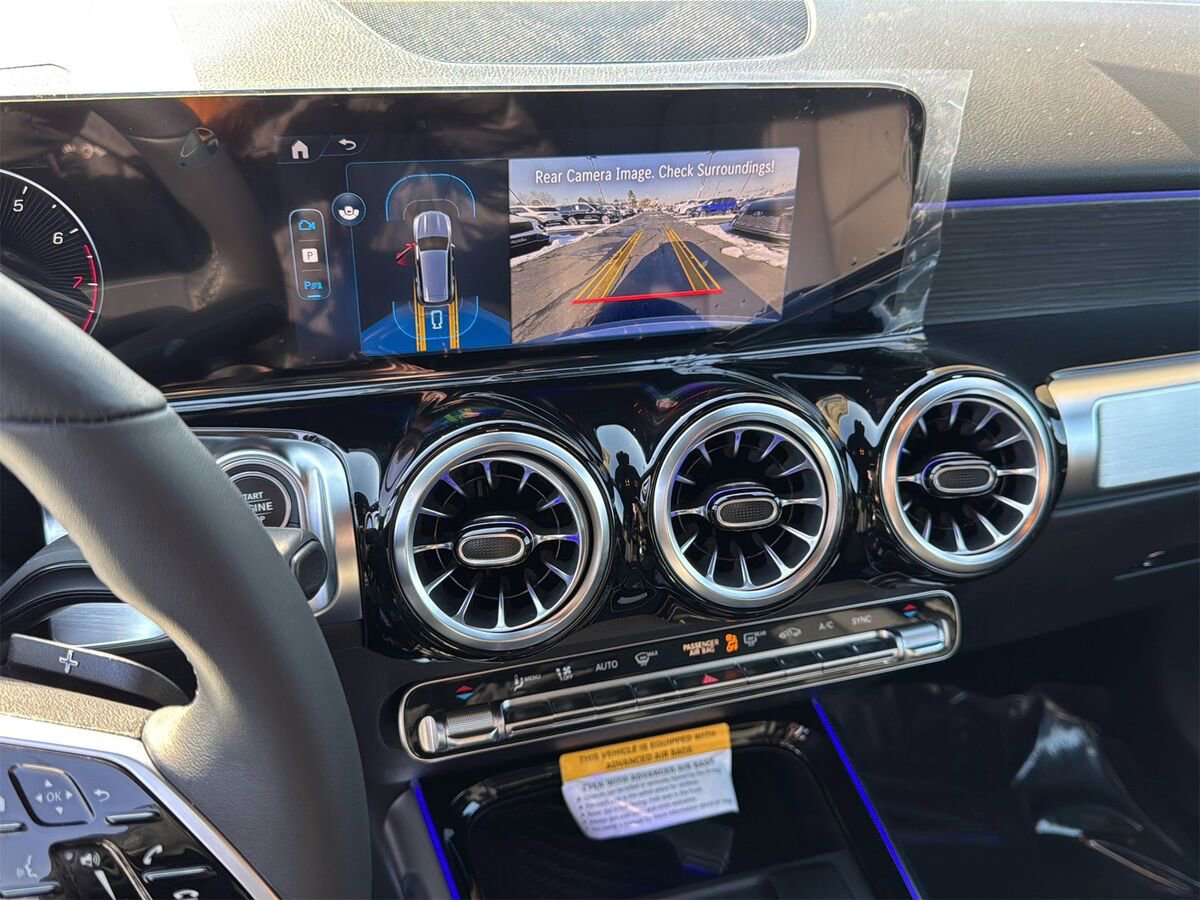 New 2026 Mercedes-Benz GLB 250 4MATIC image 18