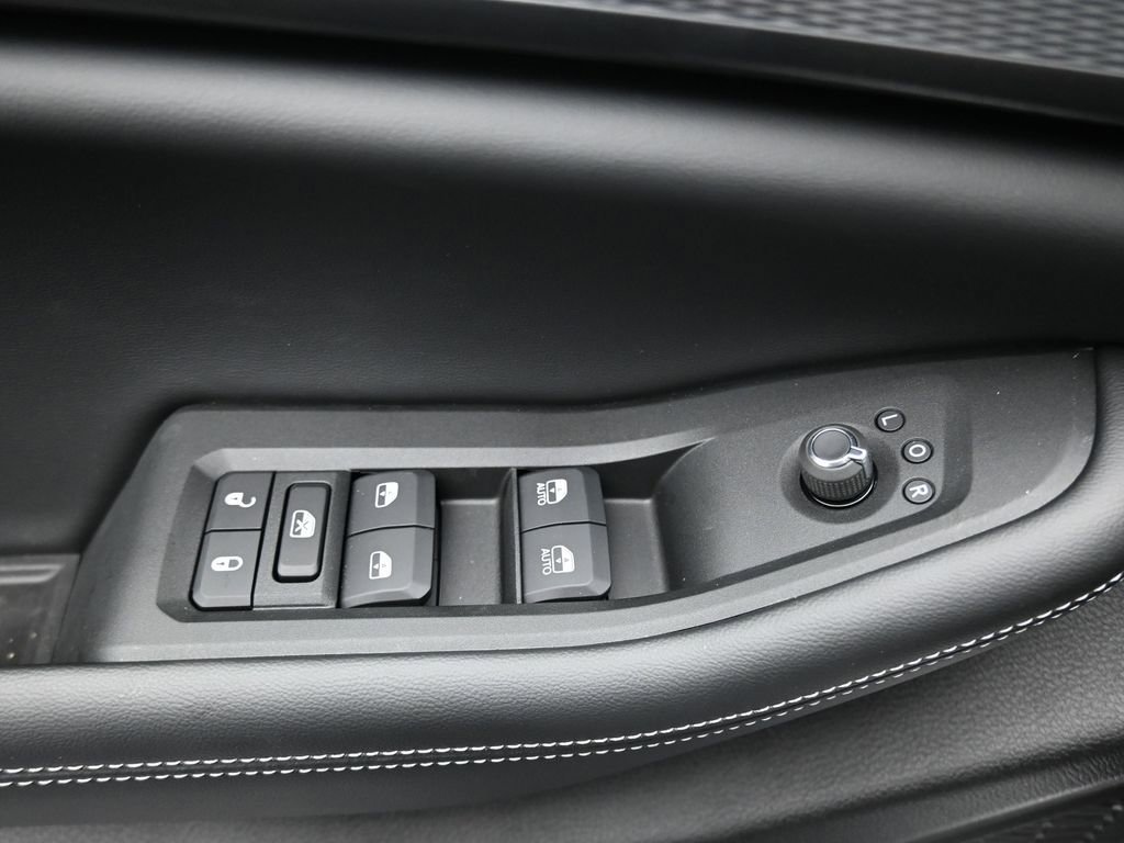 New 2025 Jeep Grand Cherokee L Altitude image 27