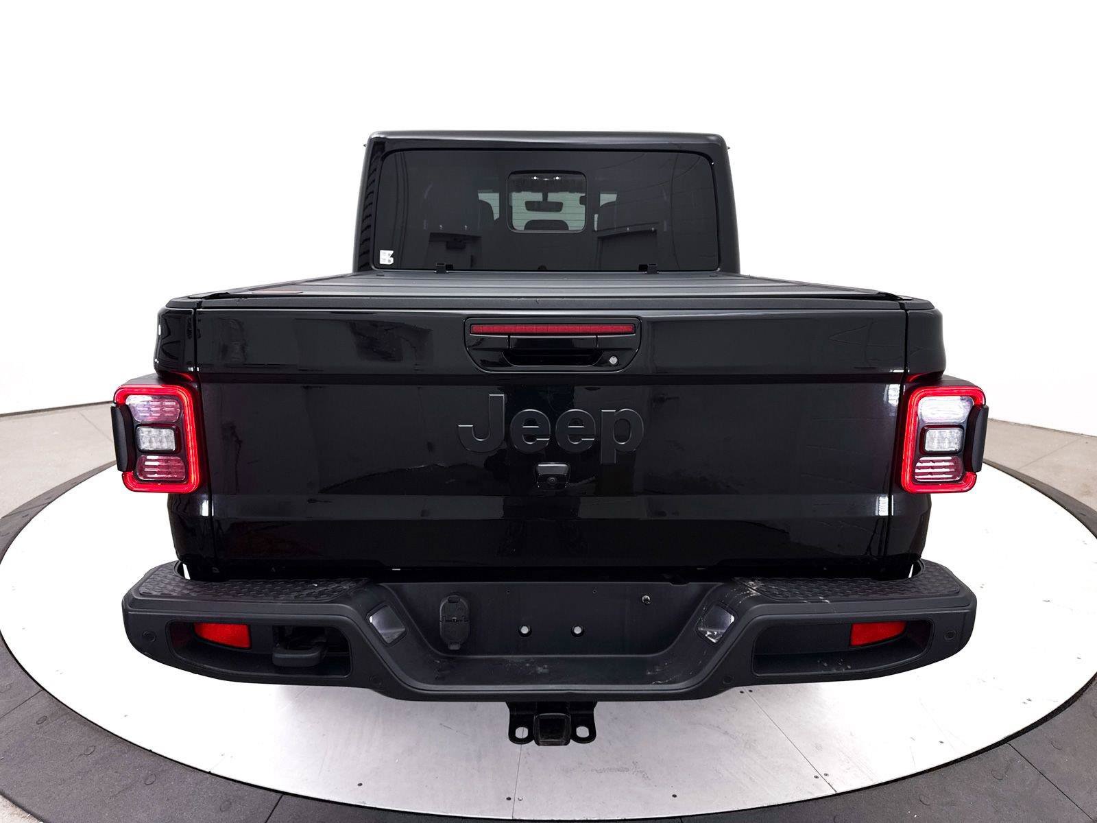 Used 2023 Jeep Gladiator Overland AWD/4WD image 17