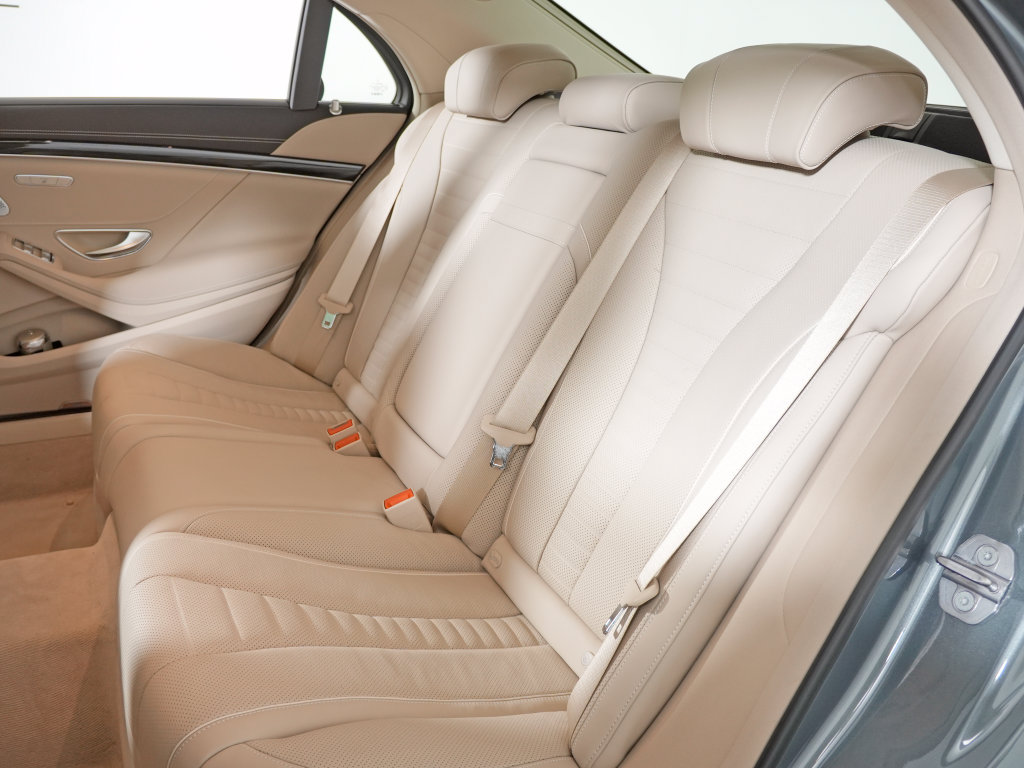 Used 2020 Mercedes-Benz S 560 4MATIC Sedan image 32