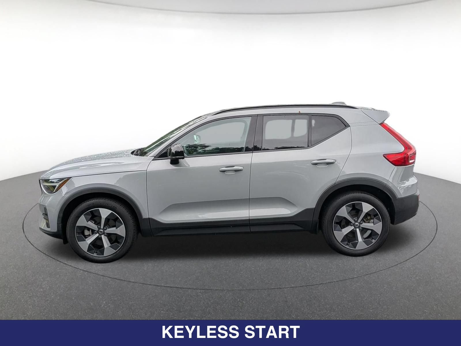 Used 2024 Volvo XC40 B5 Core AWD/4WD image 10