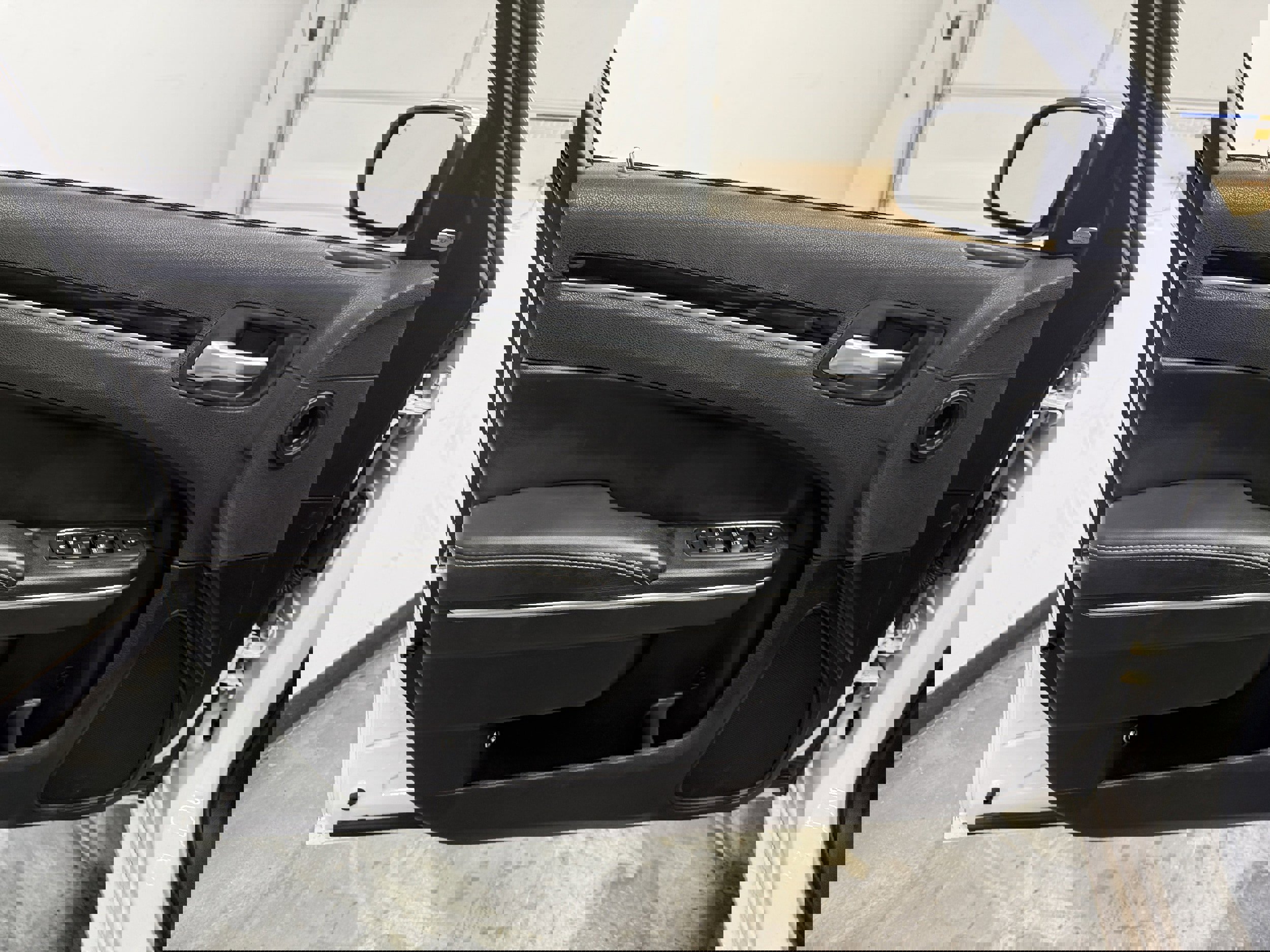 Used 2018 Chrysler 300 S image 10