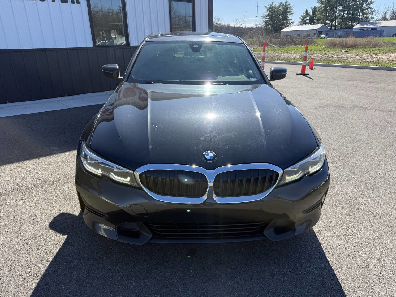 Used 2019 BMW 330i xDrive 330i xDrive AWD 4dr Sedan w/ Convenience Package image 3
