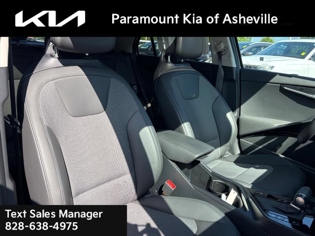 Certified 2025 Kia Niro EX Touring FWD image 22