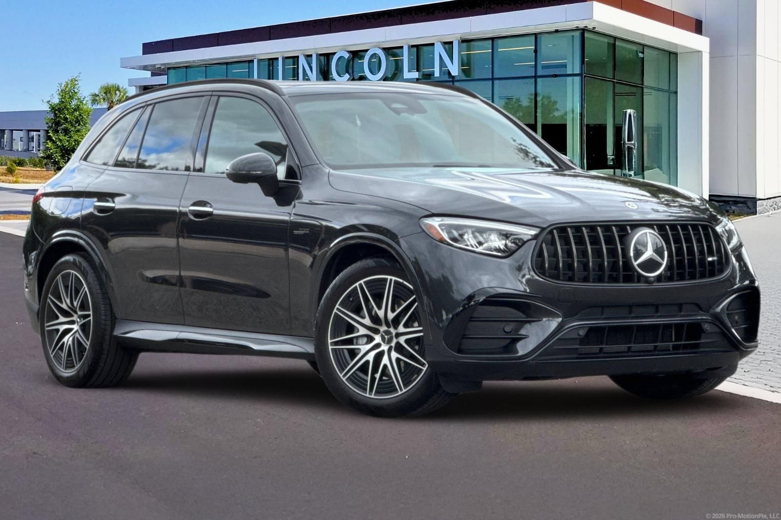 Used 2024 Mercedes-Benz GLC 43 AMG 4MATIC image 2