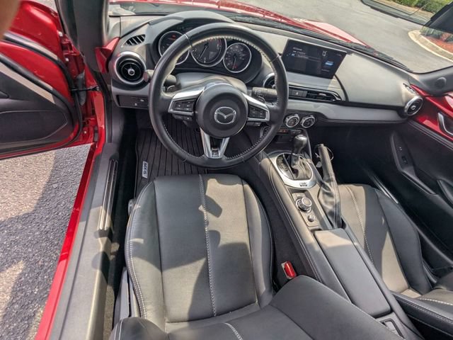 Used 2024 MAZDA MX-5 Miata RF Grand Touring RWD image 16