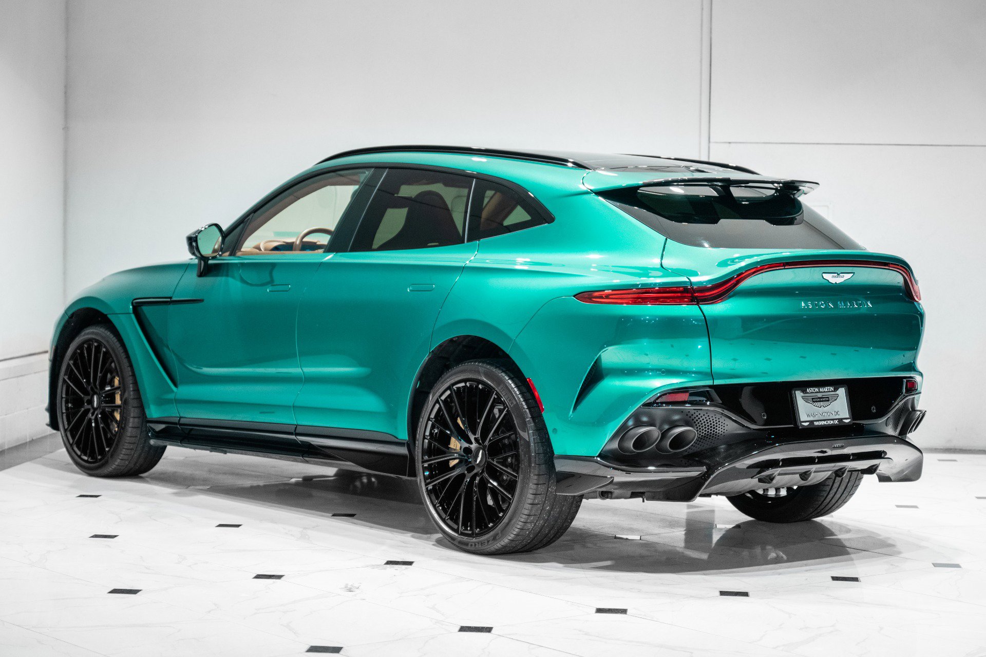 Used 2023 Aston Martin DBX 707 image 2