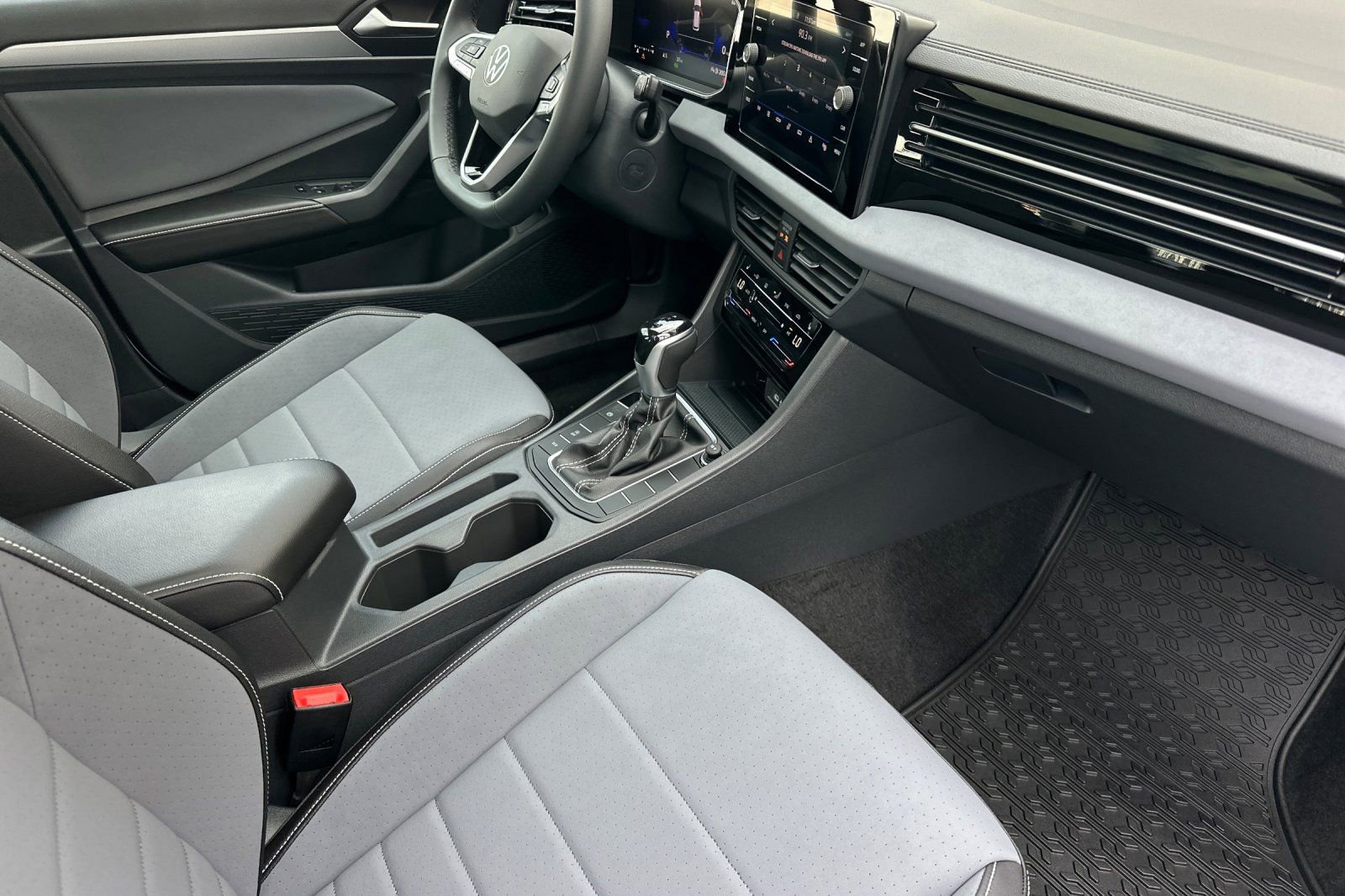 New 2026 Volkswagen Jetta SE FWD image 13