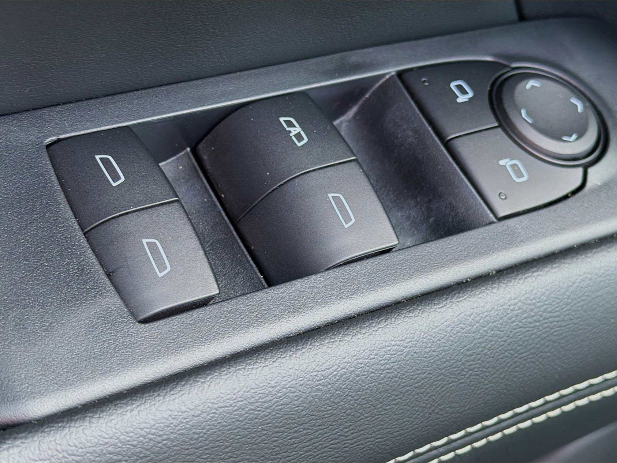 Used 2025 GMC Terrain Elevation image 22