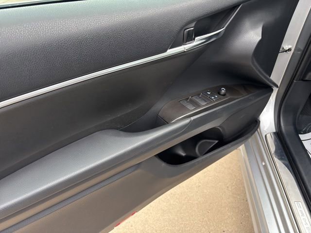 Used 2022 Toyota Camry SE image 13