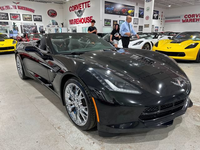 Used 2018 Chevrolet Corvette Stingray Convertible w/ Carbon Flash Badge Package RWD image 14