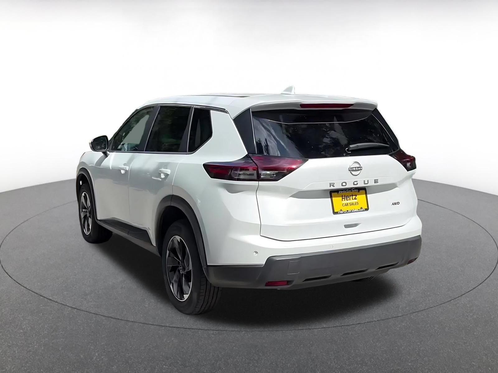 Used 2025 Nissan Rogue SV AWD/4WD image 11
