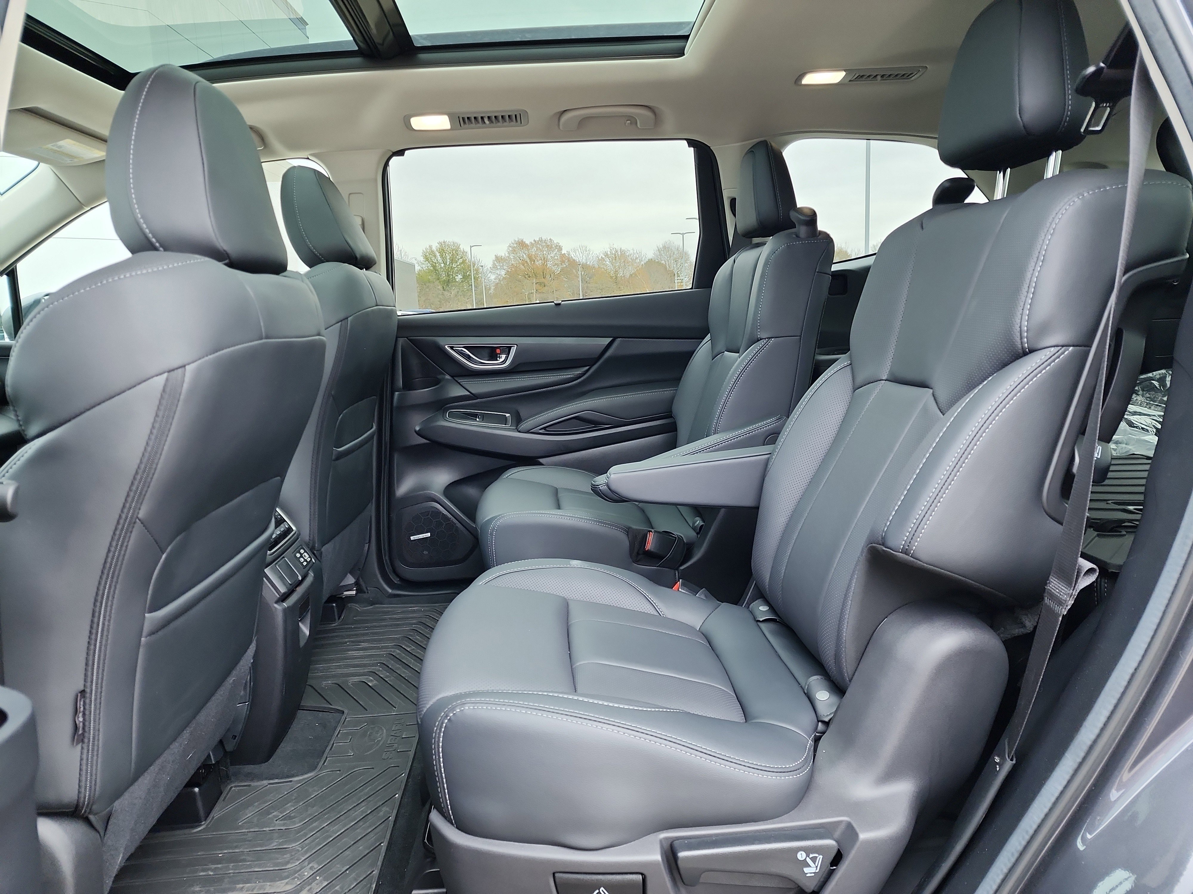 Certified 2025 Subaru Ascent Limited w/ Popular Package #1 image 11