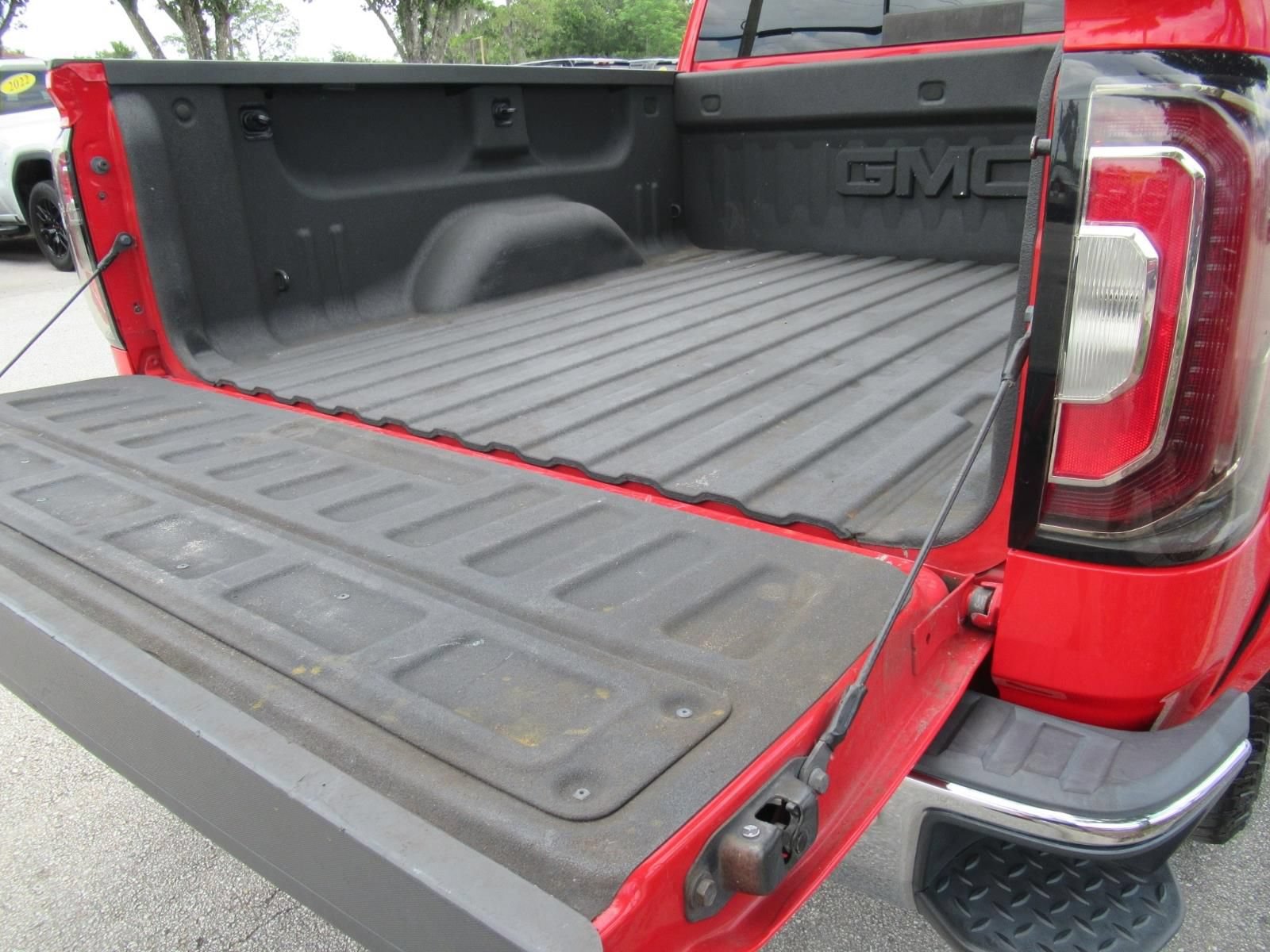 Used 2018 GMC Sierra 1500 SLT w/ SLT Premium Package AWD/4WD image 31