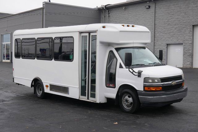 Used 2014 Chevrolet Express 4500 w/ Shuttle Bus Package image 4