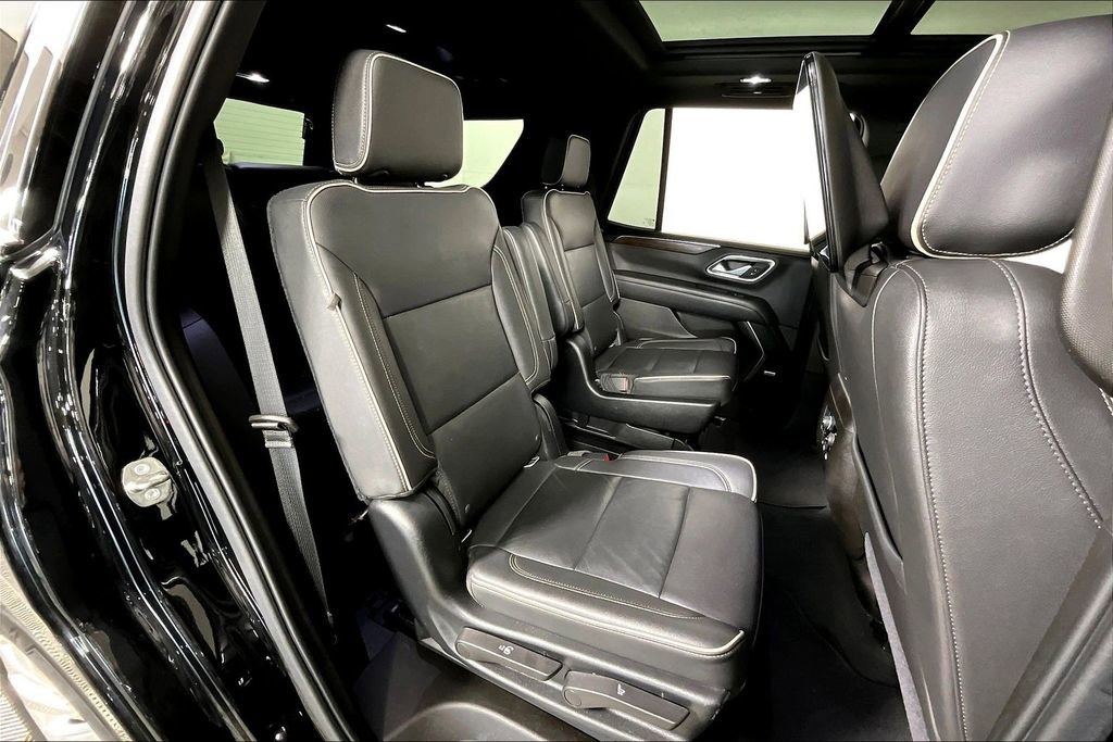 Used 2021 Chevrolet Tahoe Premier w/ Premium Package image 27