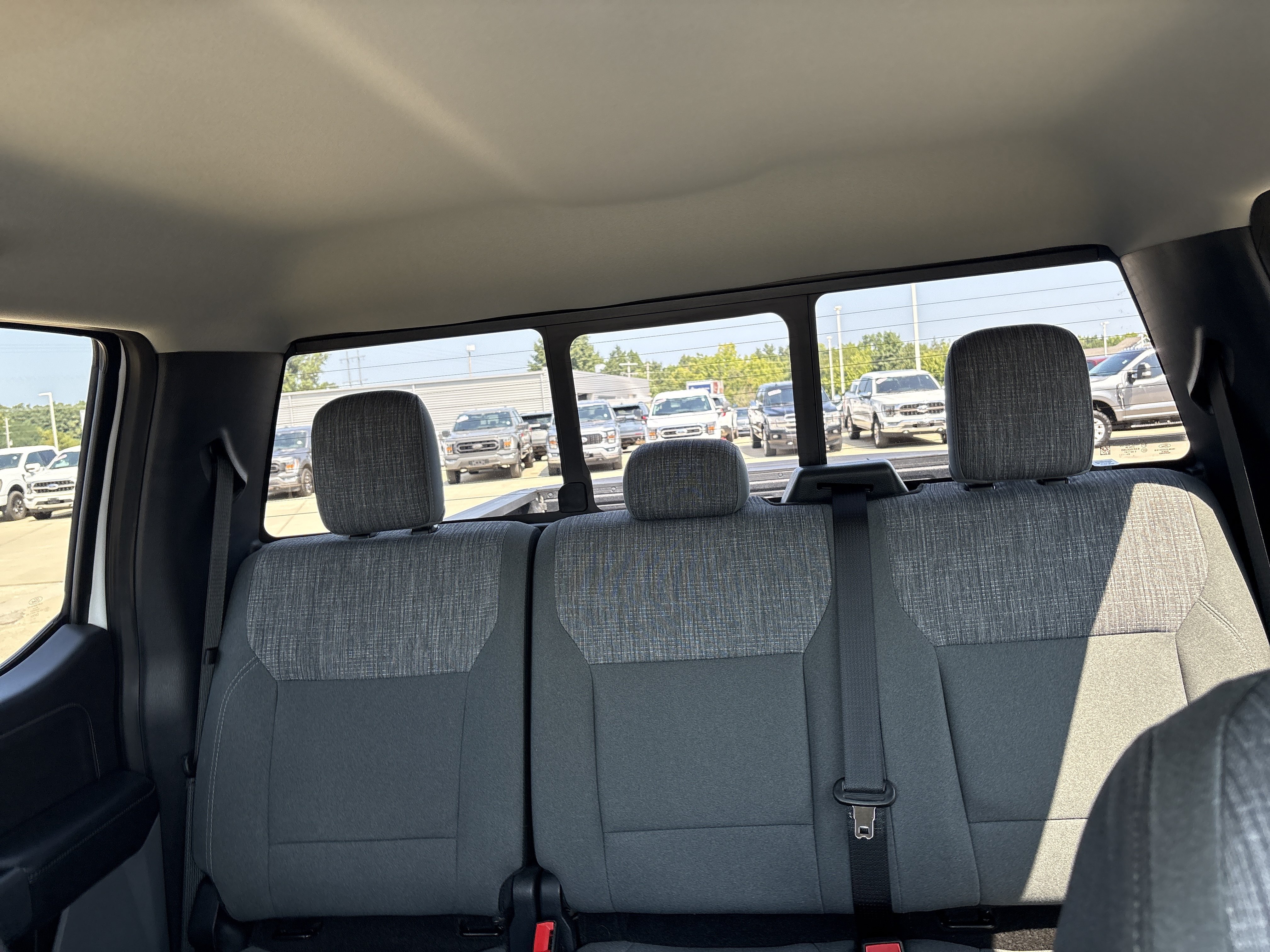 Used 2023 Ford F250 XLT w/ Black Appearance Package AWD/4WD image 17