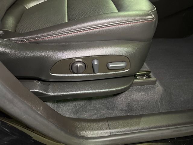 Used 2023 Chevrolet Traverse RS image 67