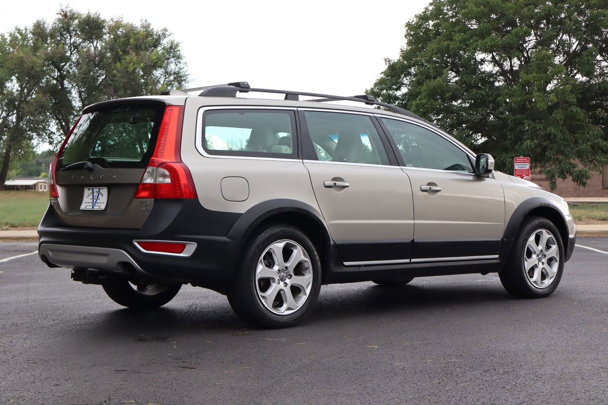 Used 2011 Volvo XC70 T6 image 5