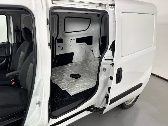 Used 2022 RAM ProMaster City Tradesman FWD image 21