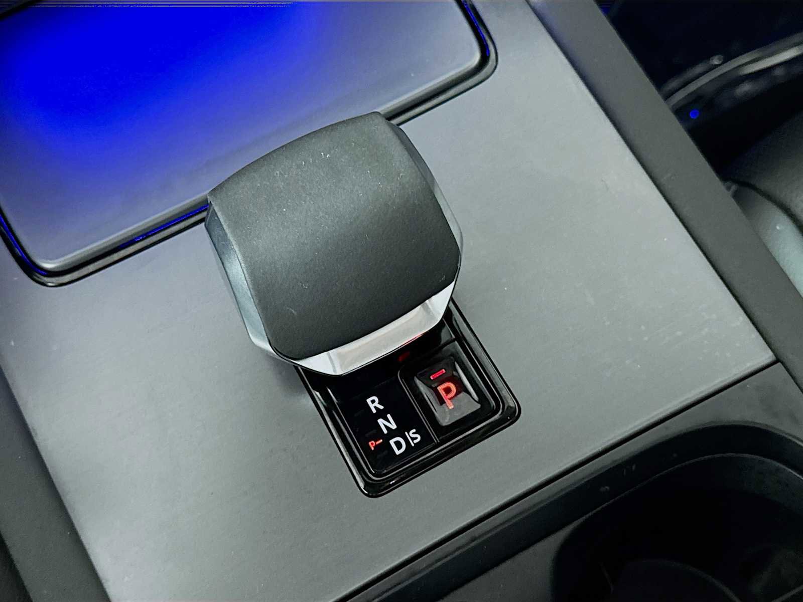 Used 2025 Land Rover Discovery Sport S image 17