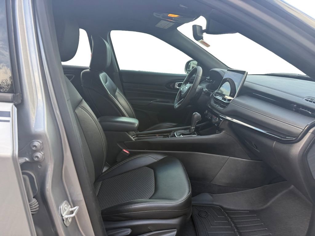 Used 2023 Jeep Compass Altitude image 14